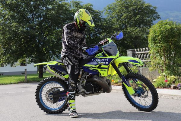Découvrez le kit déco yamaha dt 125 pour un look unique